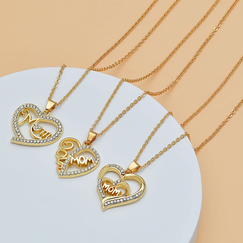 Collar con colgante de corazón y diamantes para mamá