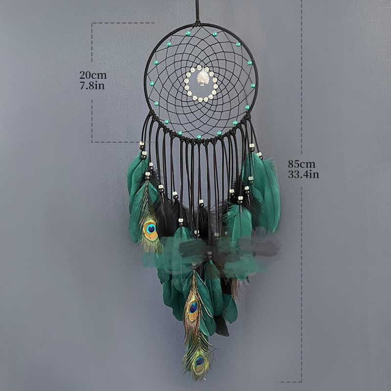 Atrapasueños luminoso con plumas de pavo real