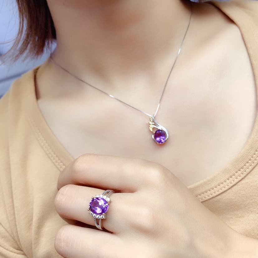 Collar o anillo de cobre con gema de amatista simulada