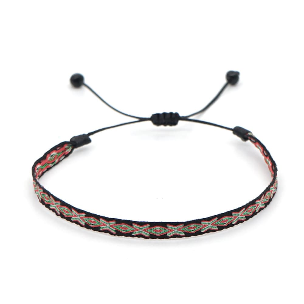 Pulsera bohemia tejida a mano con letras