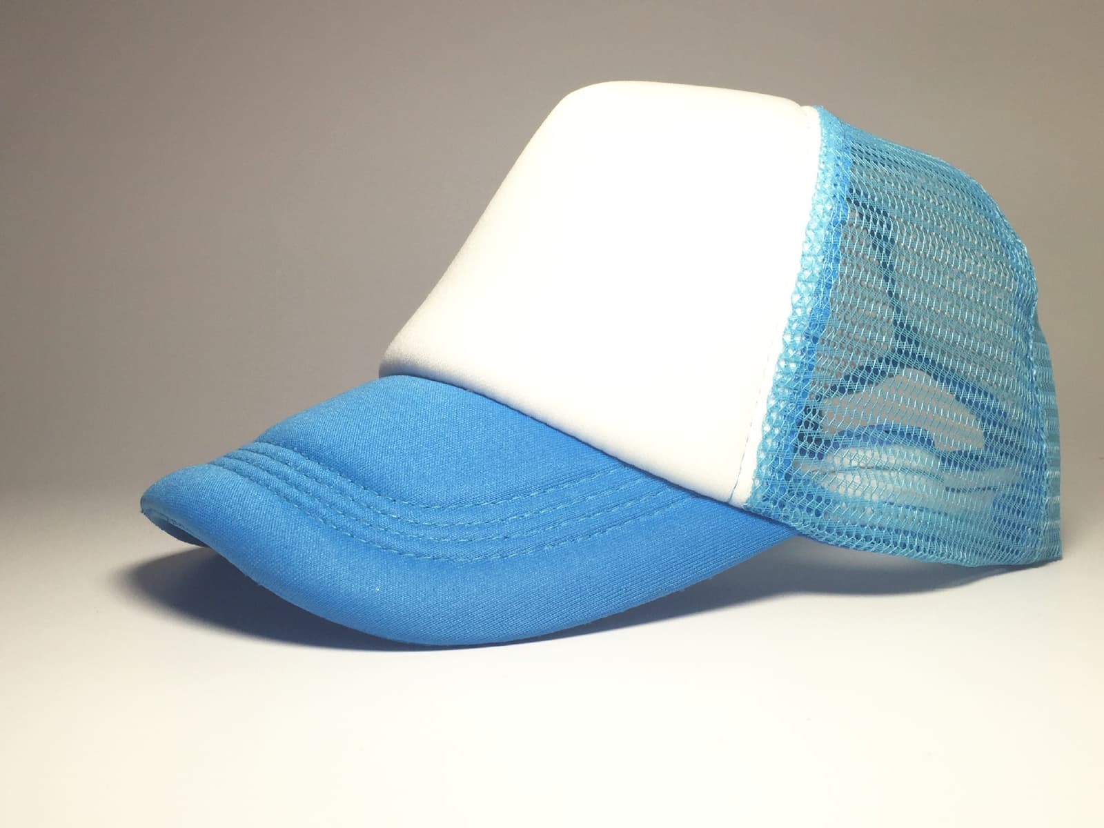 Gorra de viaje con protección solar red de esponja