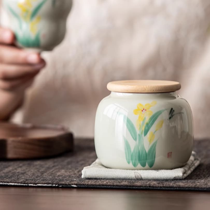 Caddy de té de cerámica con flor orquídea pintada a mano