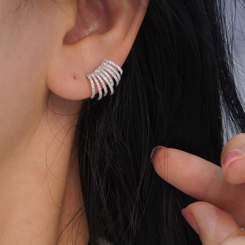 Aretes de circones multicapa elegantes