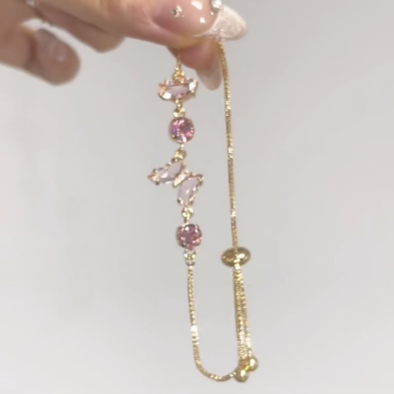 Pulsera de zircón con diseño de mariposa