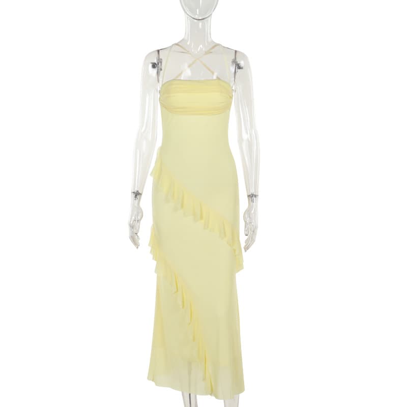 Vestido con tirantes finos y volantes estilo verano