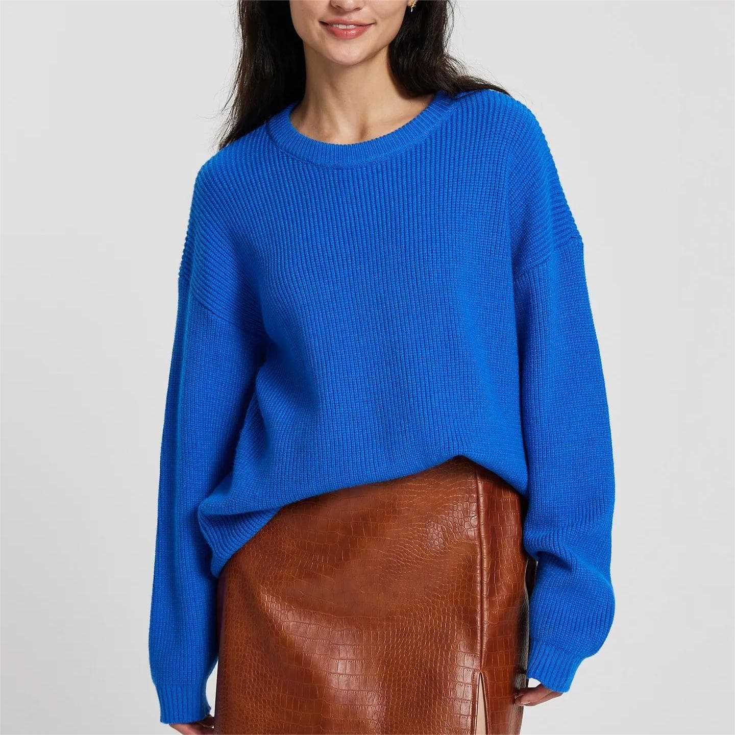 Suéter tipo pullover cuello redondo suelto y desenfadado