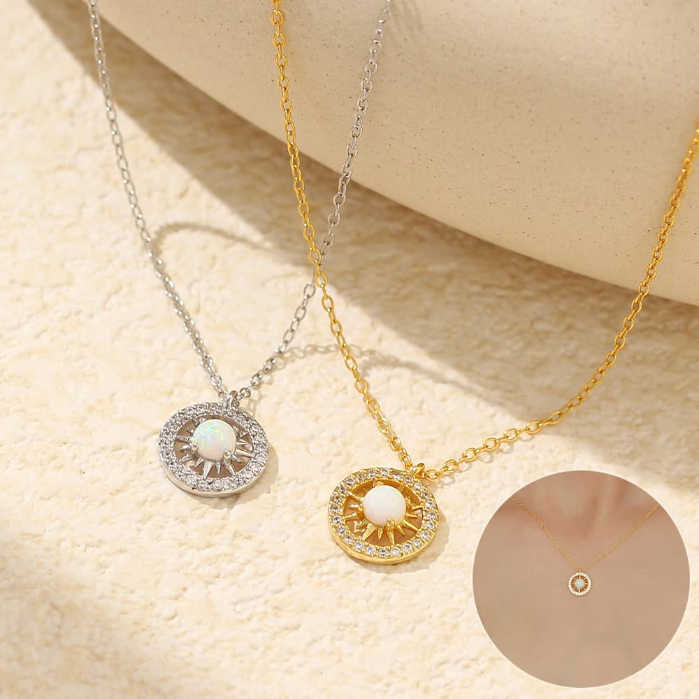 Collar de luna y sol de plata con estilo Celtic