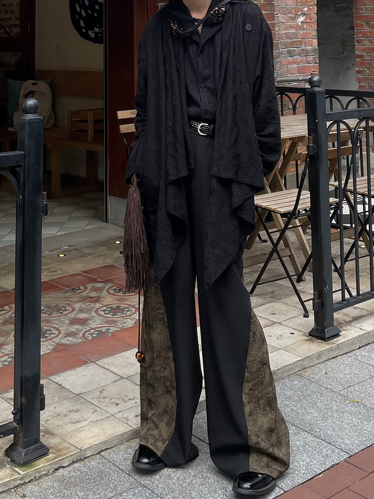 Pantalones de pierna ancha con pliegues laterales para mujer