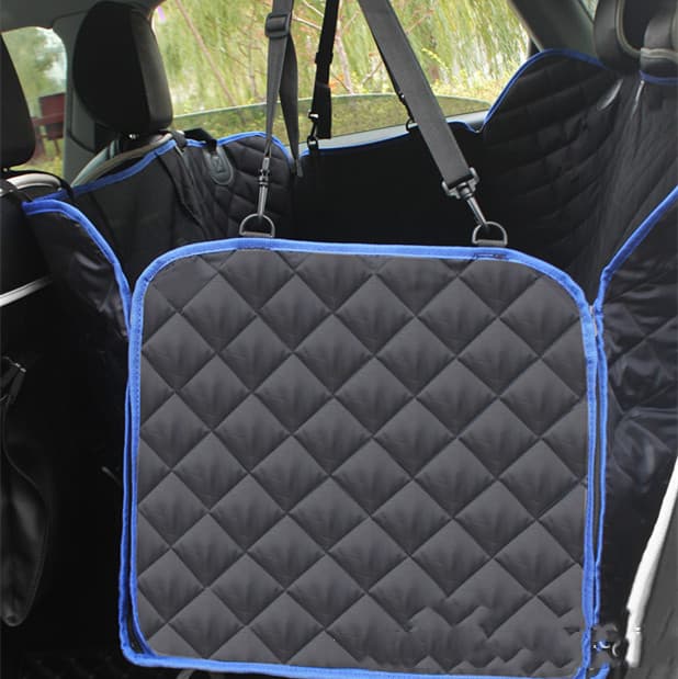 Tapete impermeable para mascotas en auto