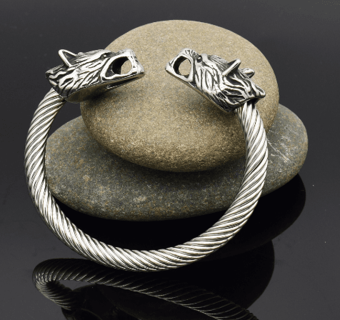 Pulsera torc grande con cabeza de lobo gris