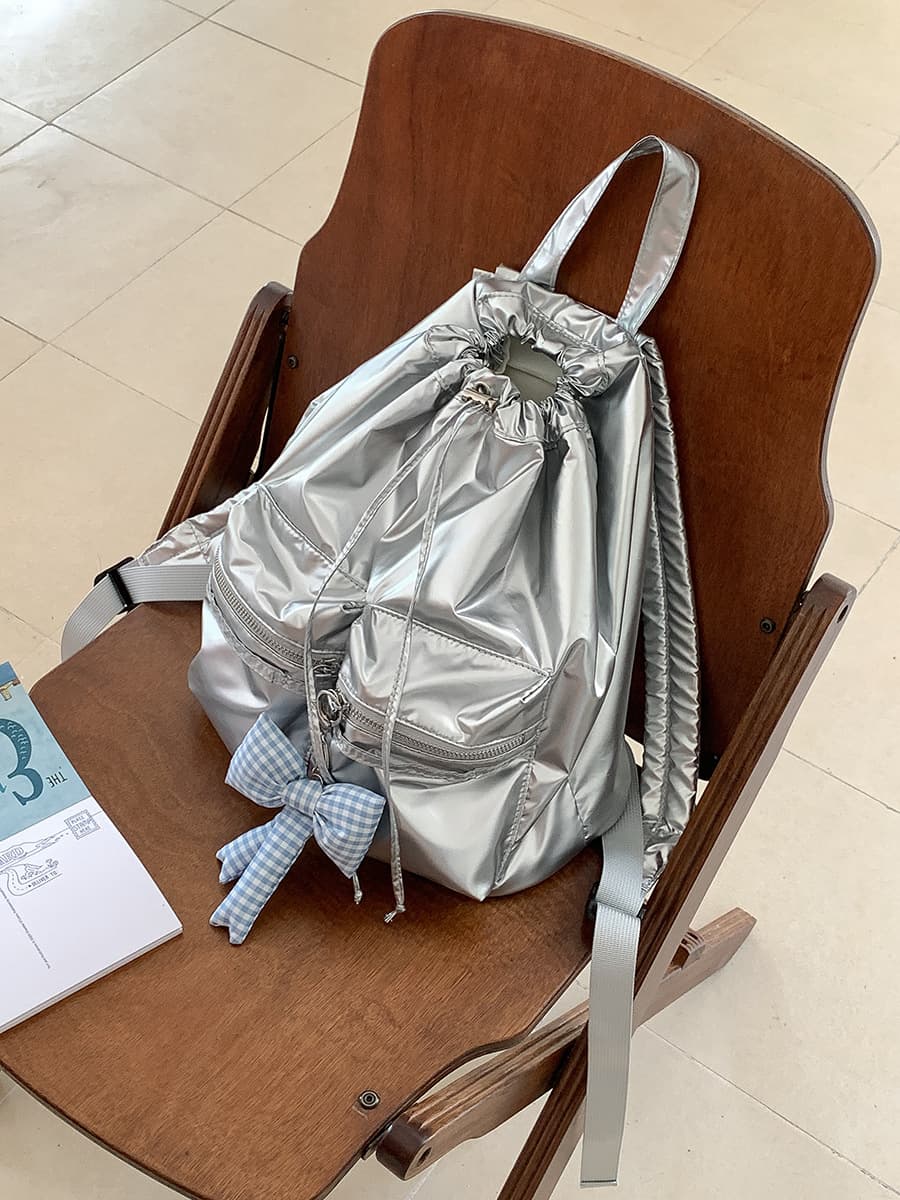 Mochila con cordón y gran capacidad de almacenamiento