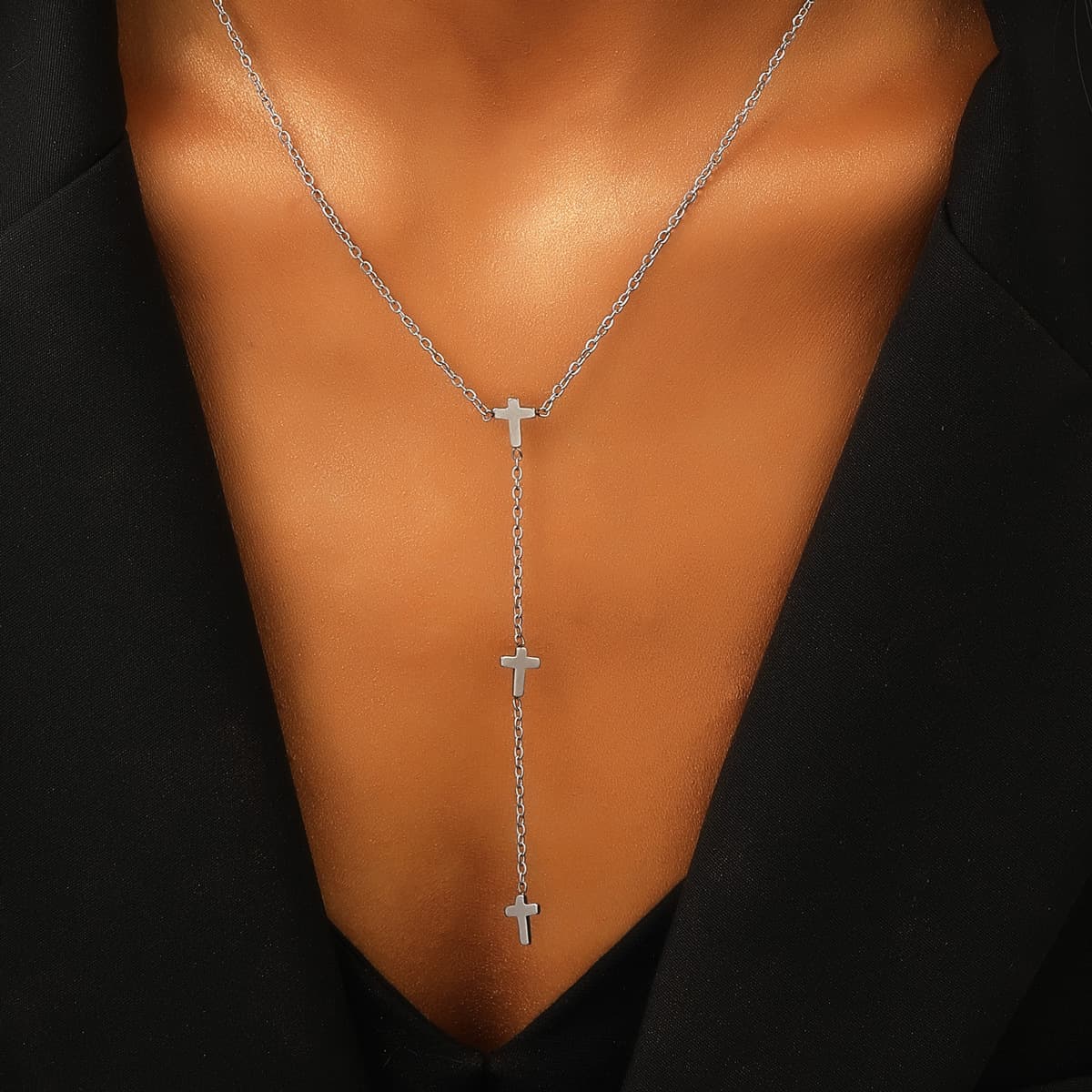Collar de acero de titanio con cruz y corazón