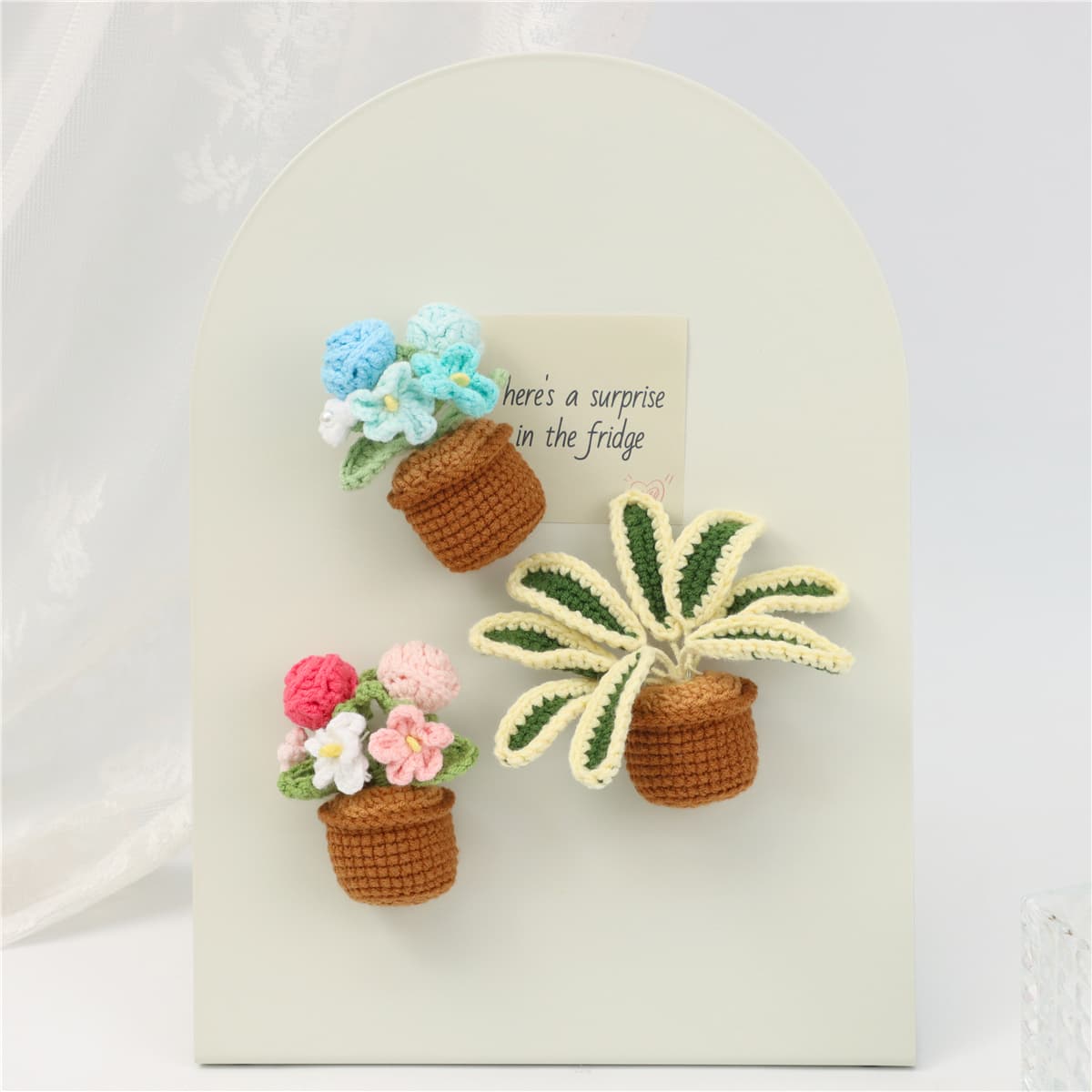 Conjunto de imanes de flores tejidas a crochet para refrigerador