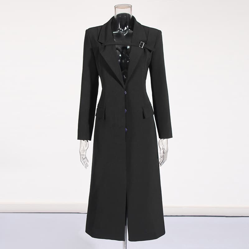 Saco ajustado estilo commute con botones