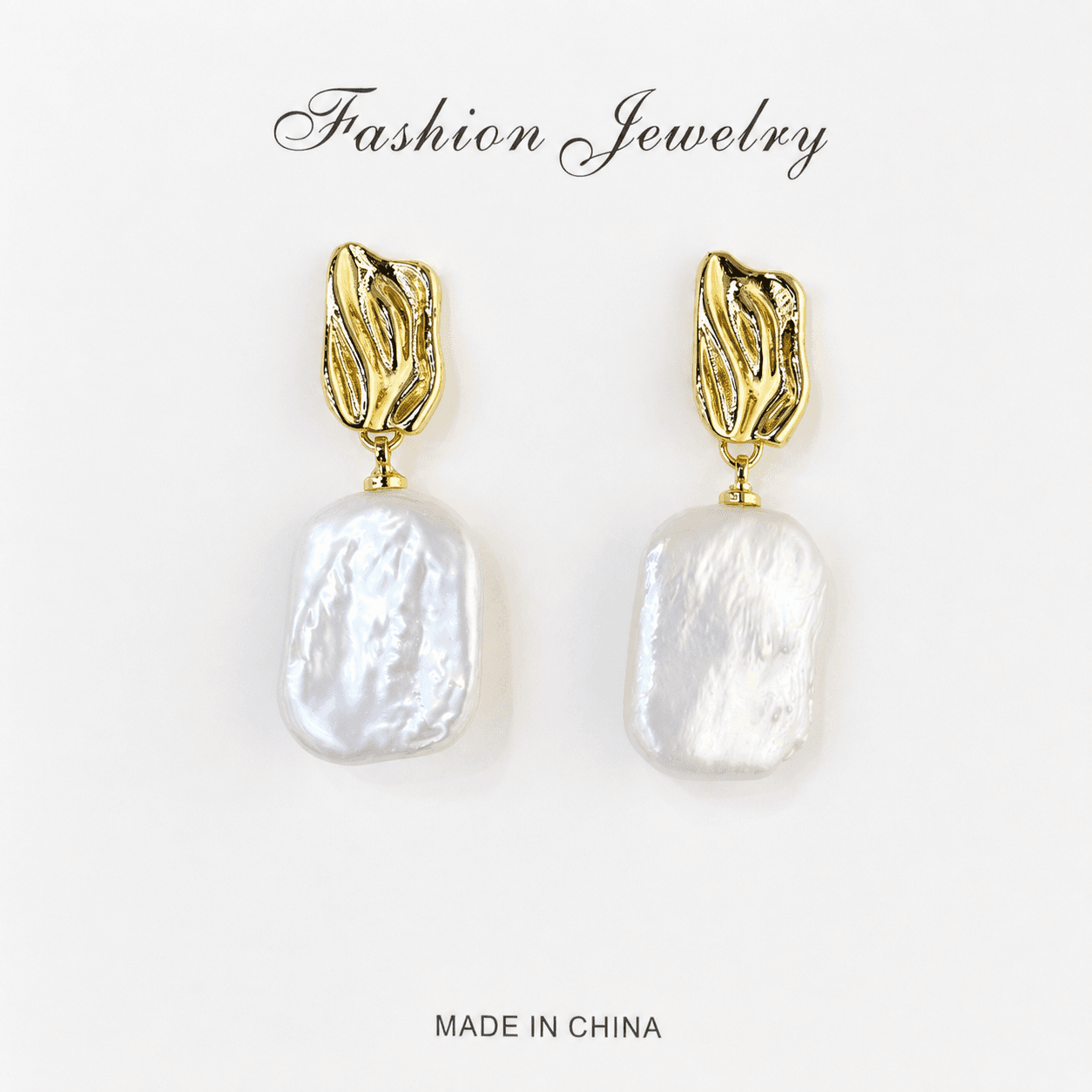 Aretes de perla barroca con metal texturizado