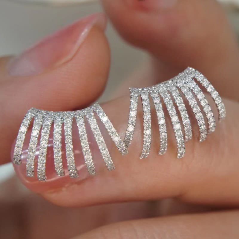 Aretes de circones multicapa elegantes