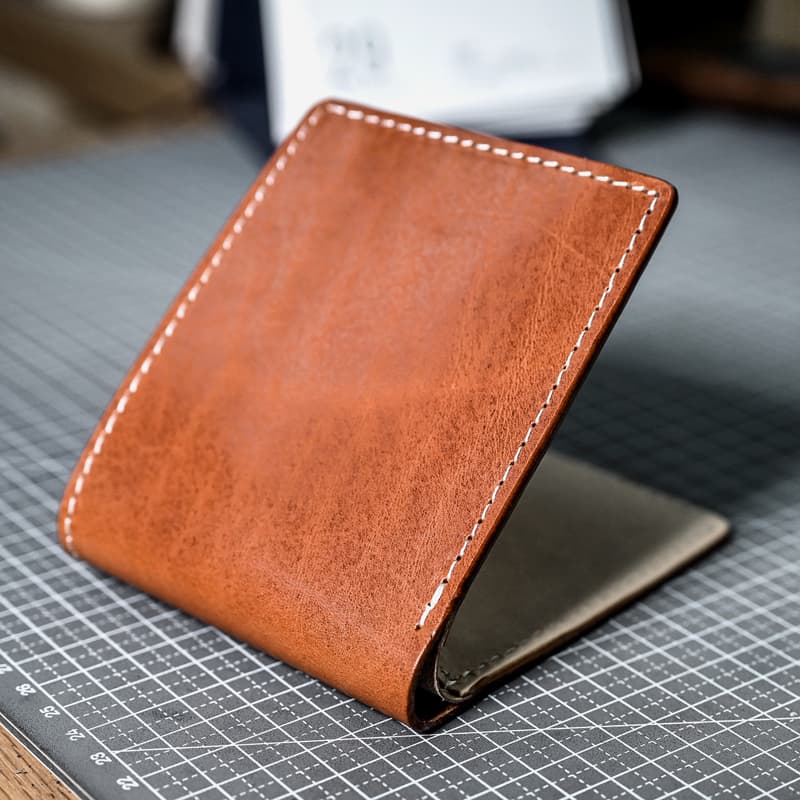 Billetera corta de cuero para hombre
