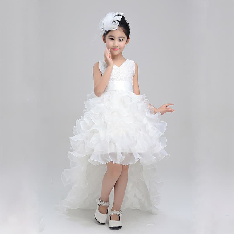 Vestido de niña para boda estilo princesa con cola