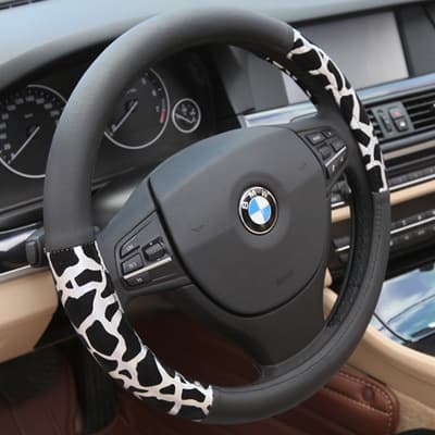 Funda de volante cuero con estampado leopardo