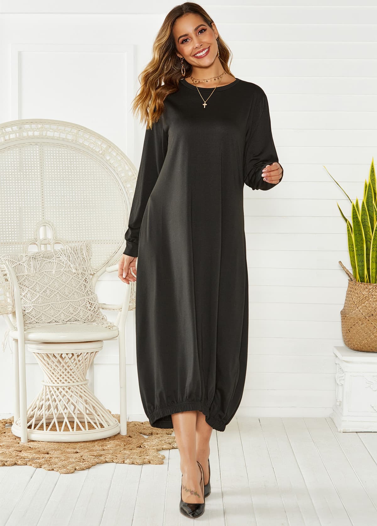 Vestido largo suelto estilo linterna con cuello redondo
