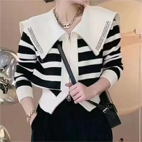 Cardigan marinero a rayas con estilo