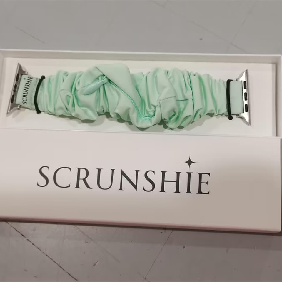 Pulsera scrunchie con reloj y bolsillo de cremallera