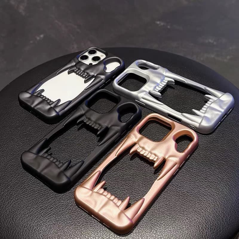 Funda con patrón tigre hueco y acabado mate