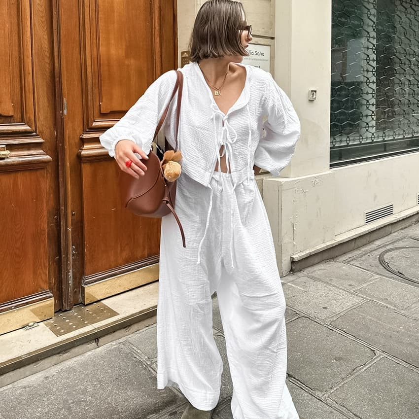 Conjunto de algodón blanco cómodo con manga larga
