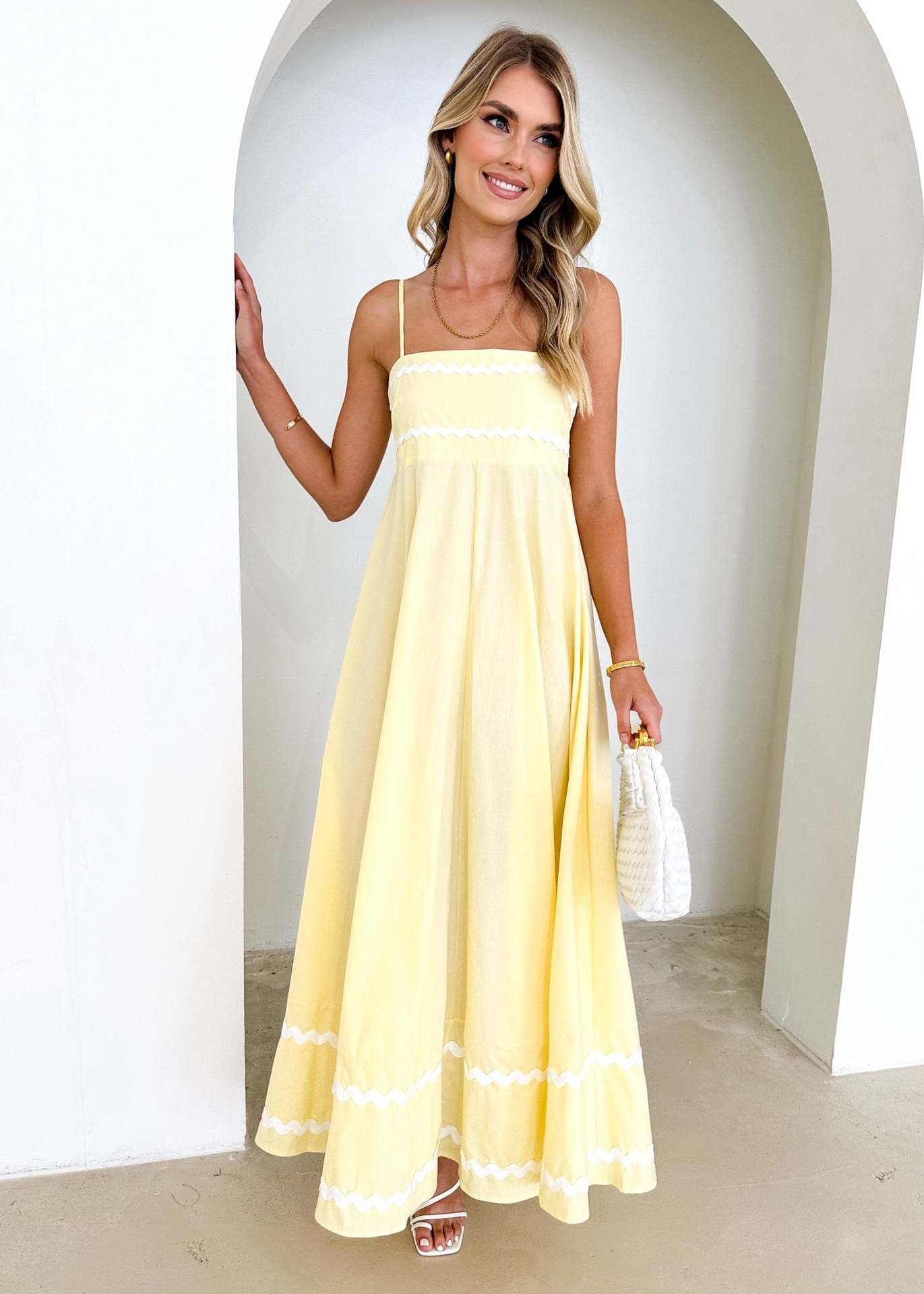 Vestido playero sin mangas estilo sling con escote cuadrado