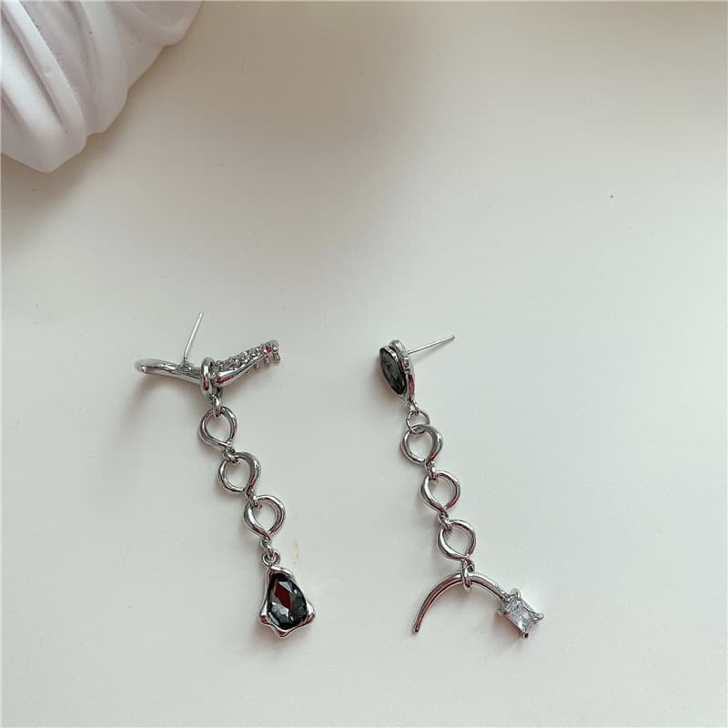 Aretes con gema cónica, diseño europeo y moderno