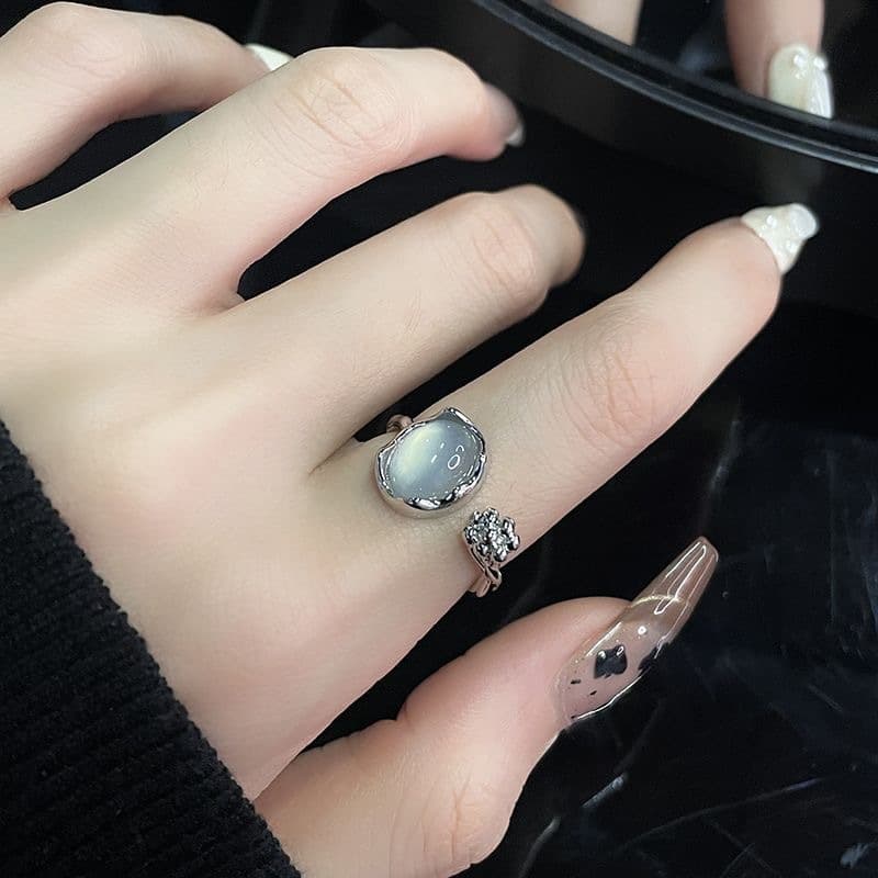 Anillo moonstone con diseño de brote floral para mujer
