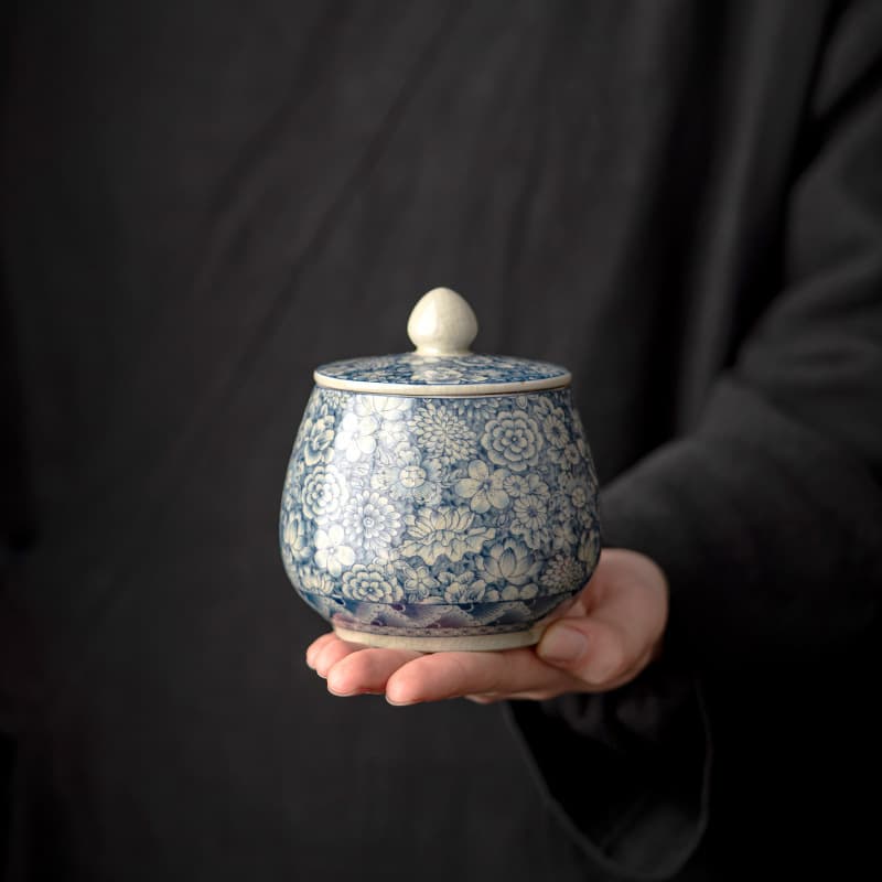 Tetera de porcelana azul y blanco zen retro