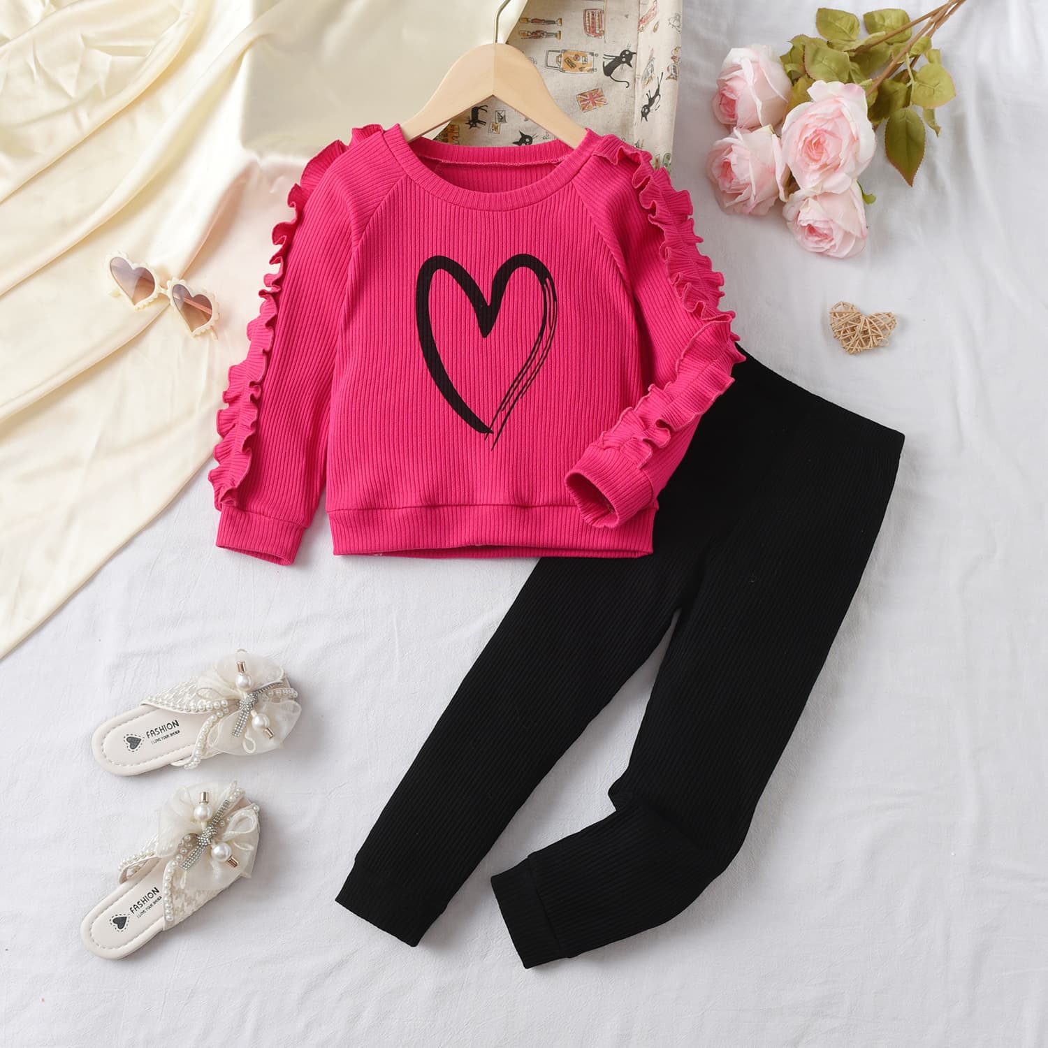 Conjunto infantil con suéter de encaje y pantalones para niñas