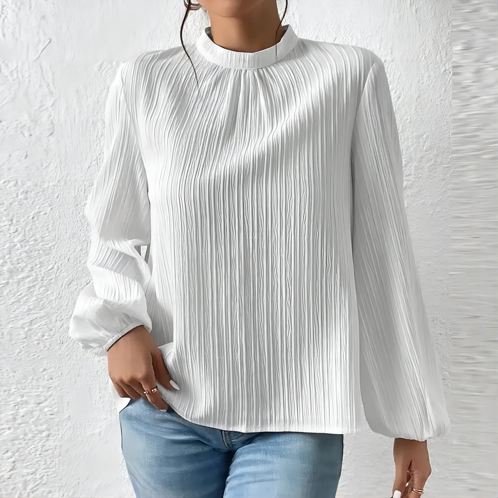 Camisa para mujer con mangas infladas y cuello alzado