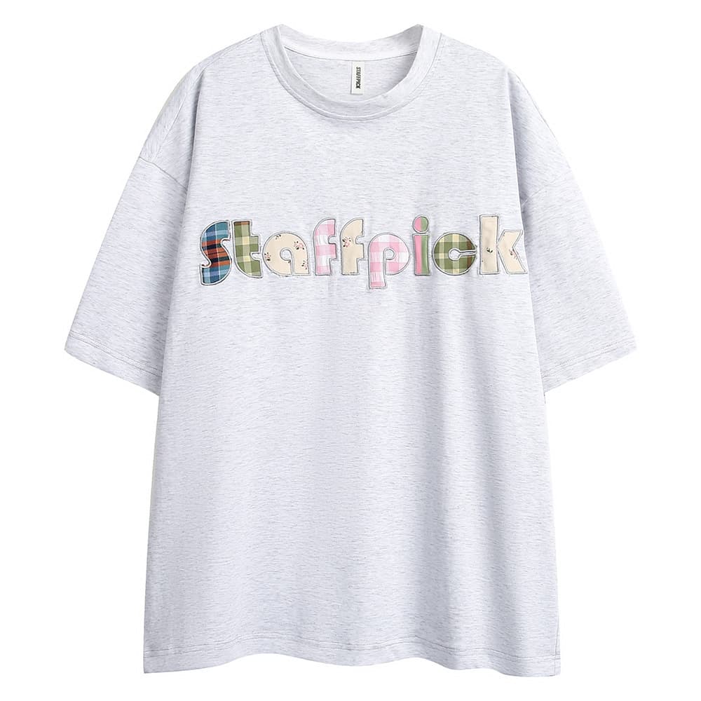 Camiseta de hombre con parche bordado de letras