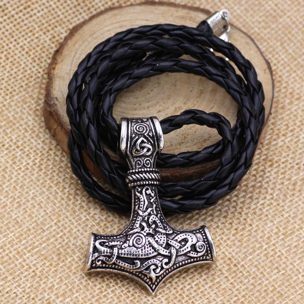 Collar vikingo estilo retro con cadena de cuero
