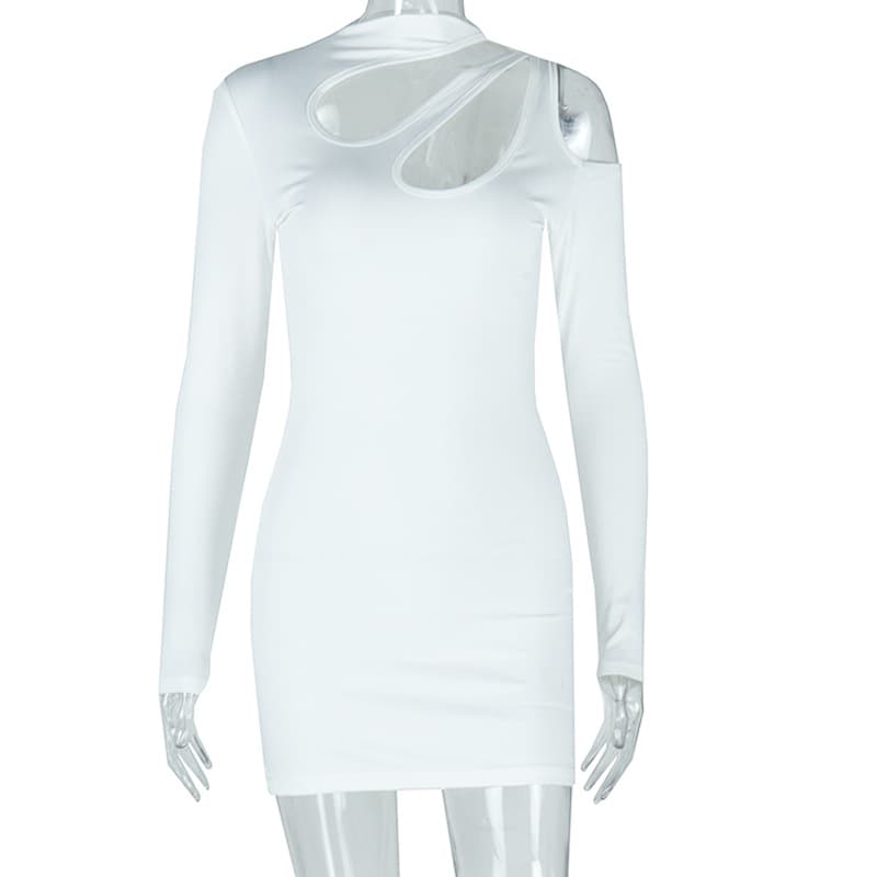 Vestido ajustado con hueco y hombro descubierto