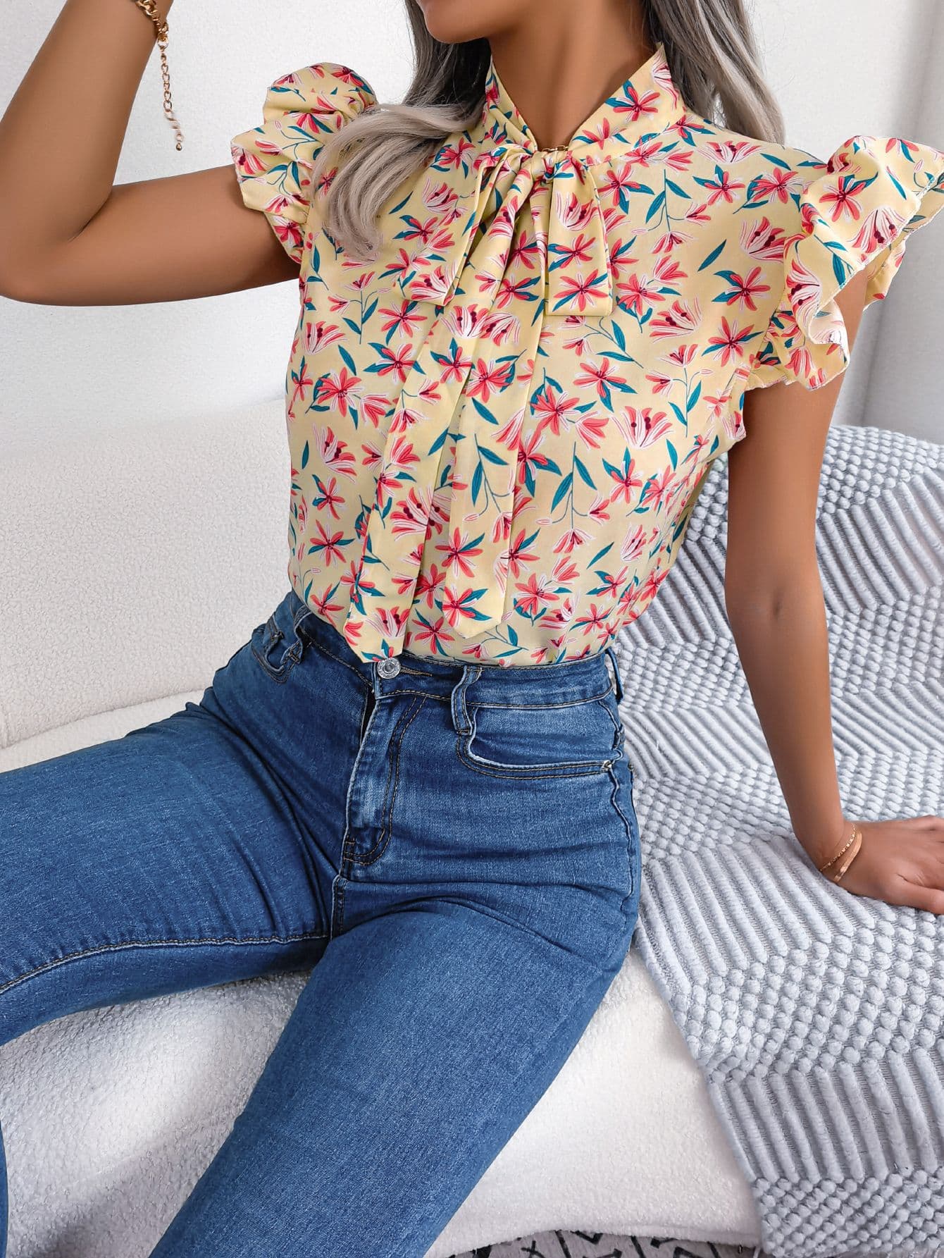 Blusa de gasa con estampado floral y volantes
