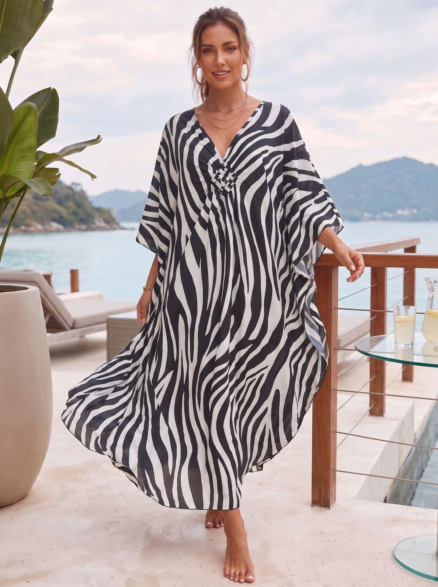 Vestido caftan de playa con estampado de cebra mangas murciélago