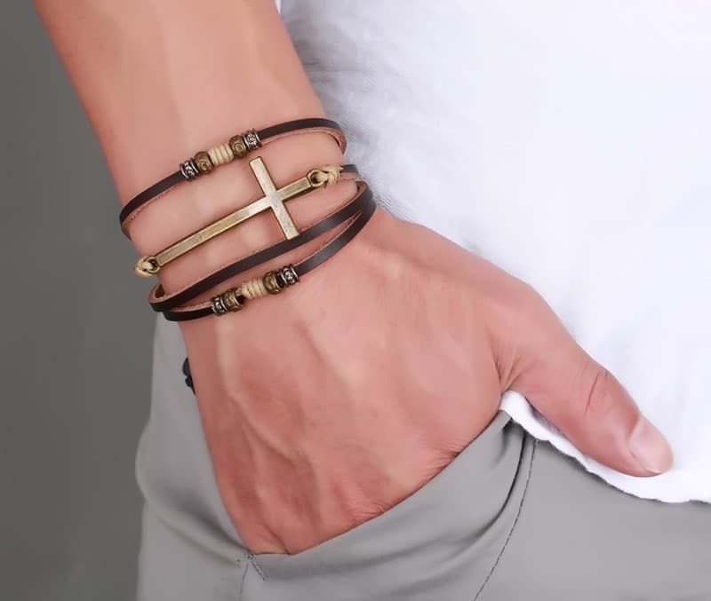Pulsera de cuero genuino con cruz