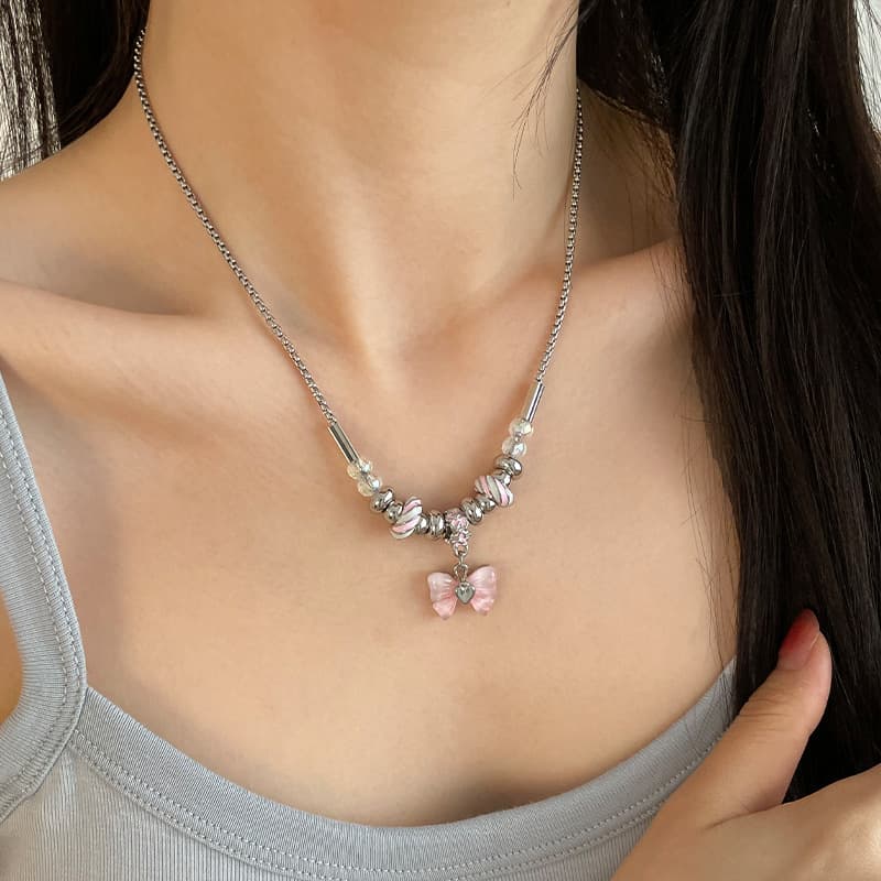 Collar Y2K con lazo y cuentas