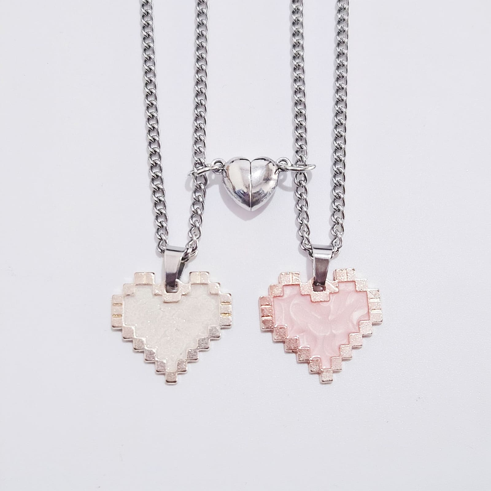 Collar magnético con forma de corazón para parejas, 2 piezas