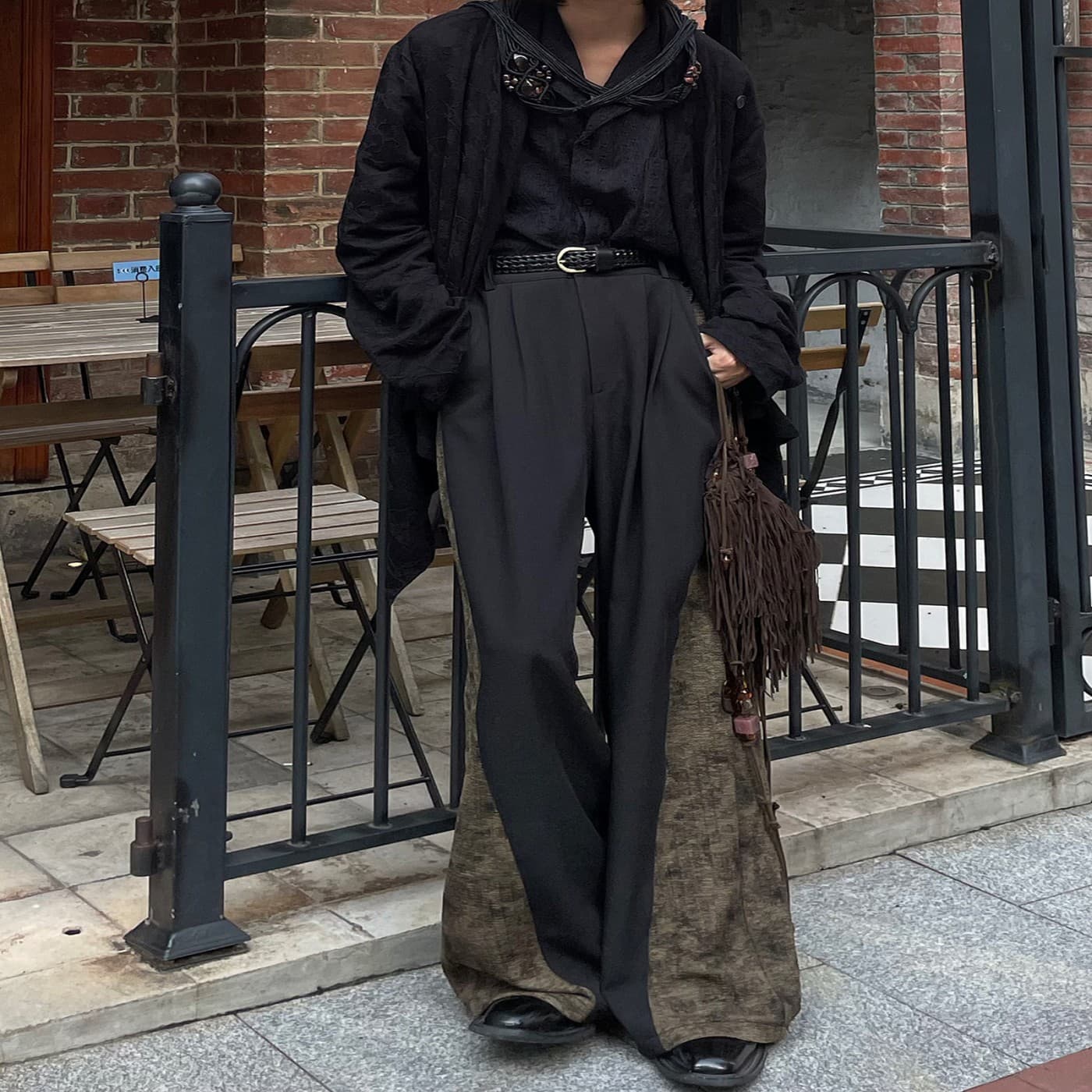 Pantalones de pierna ancha con pliegues laterales para mujer