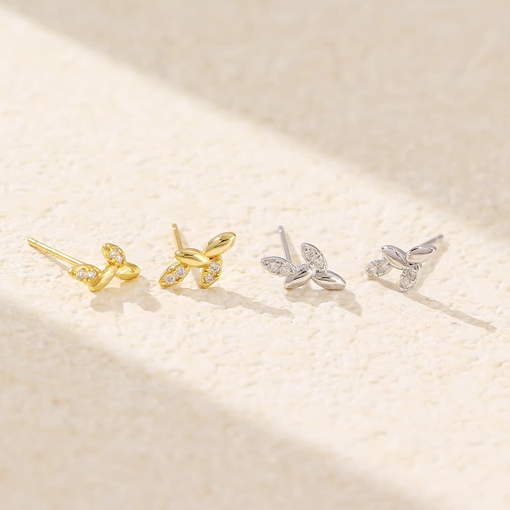 Aretes de hoja de plata con diamantes, diseño botánico