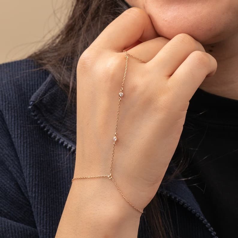 Pulsera de acero inoxidable dorado con acabado diamantado