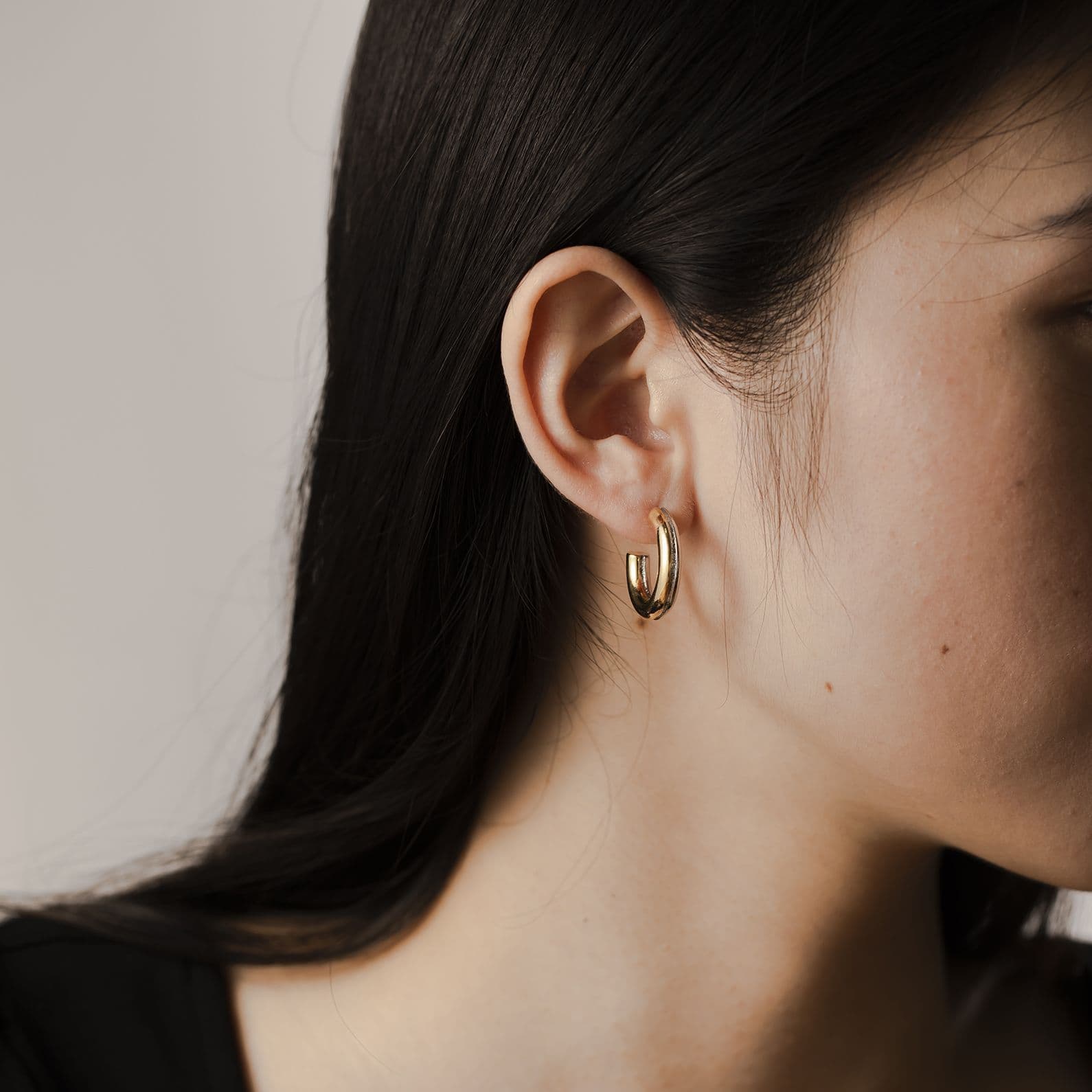 Aretes forma C de cobre chapado oro