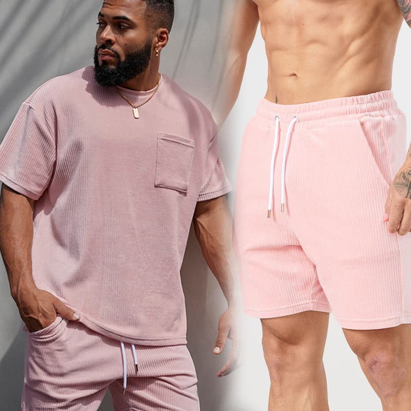 Conjunto de pantalones cortos y camiseta deportiva