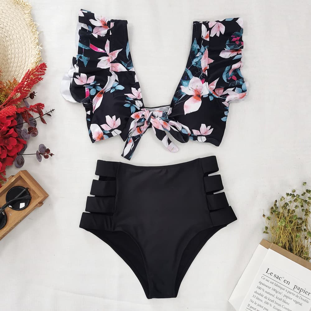 Bikini de dos piezas con volantes decorativos