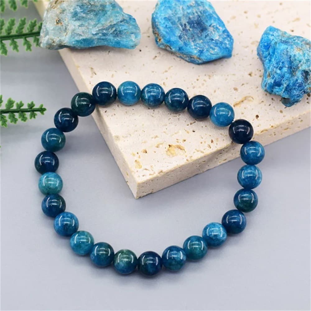 Pulsera de apatita hecha a mano con diseño de cielo estrellado