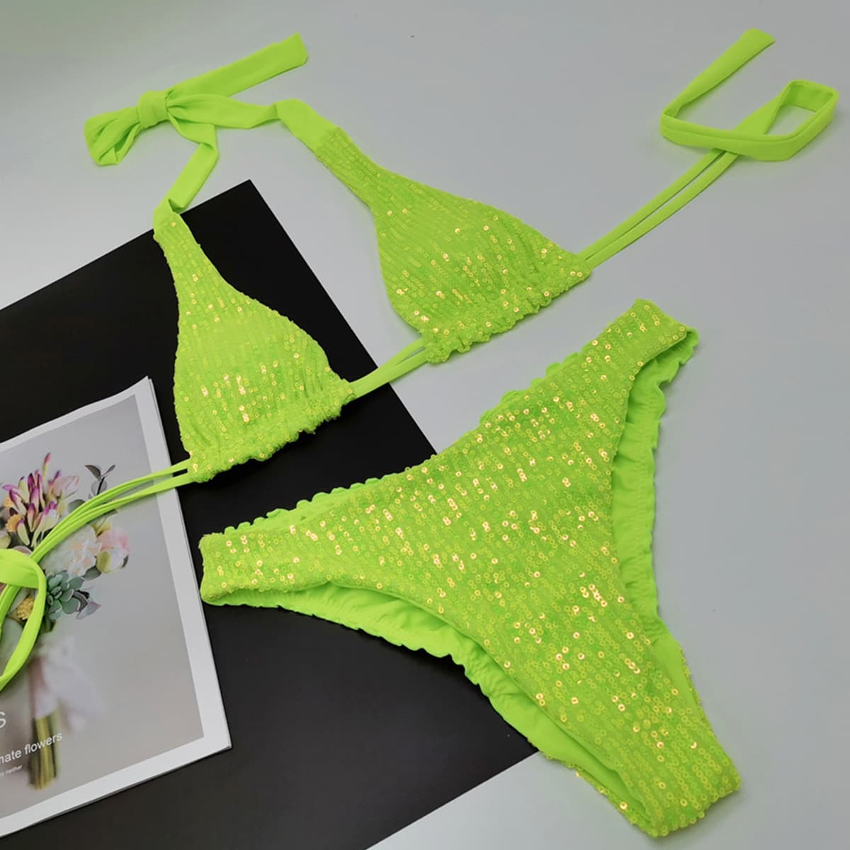 Traje bikini de playa moderno y versátil